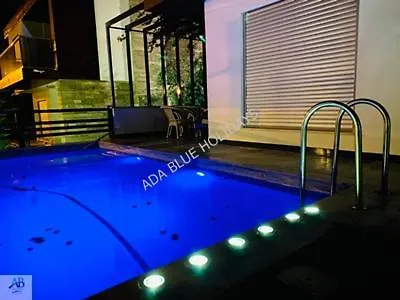 Kusadasinda Muhtesem Havuzlu Miray A3 וילה קוסדסי
