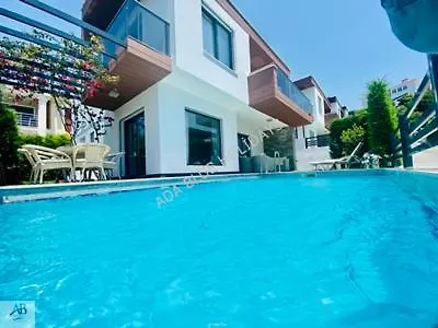 Kusadasinda Muhtesem Havuzlu Miray A3 וילה